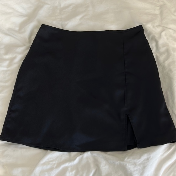 Abercrombie & Fitch Dresses & Skirts - Abercrombie & Fitch Satin Skirt S